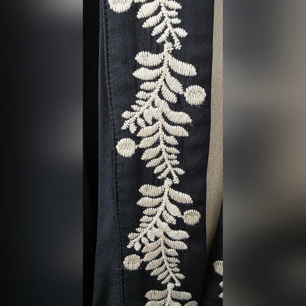 165 Rise of Romance Embroidered Cardigan - Black & Ivory - Picture 3 of 3